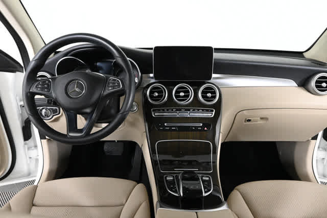Used 2017 Mercedes-Benz GLC 300 image 3
