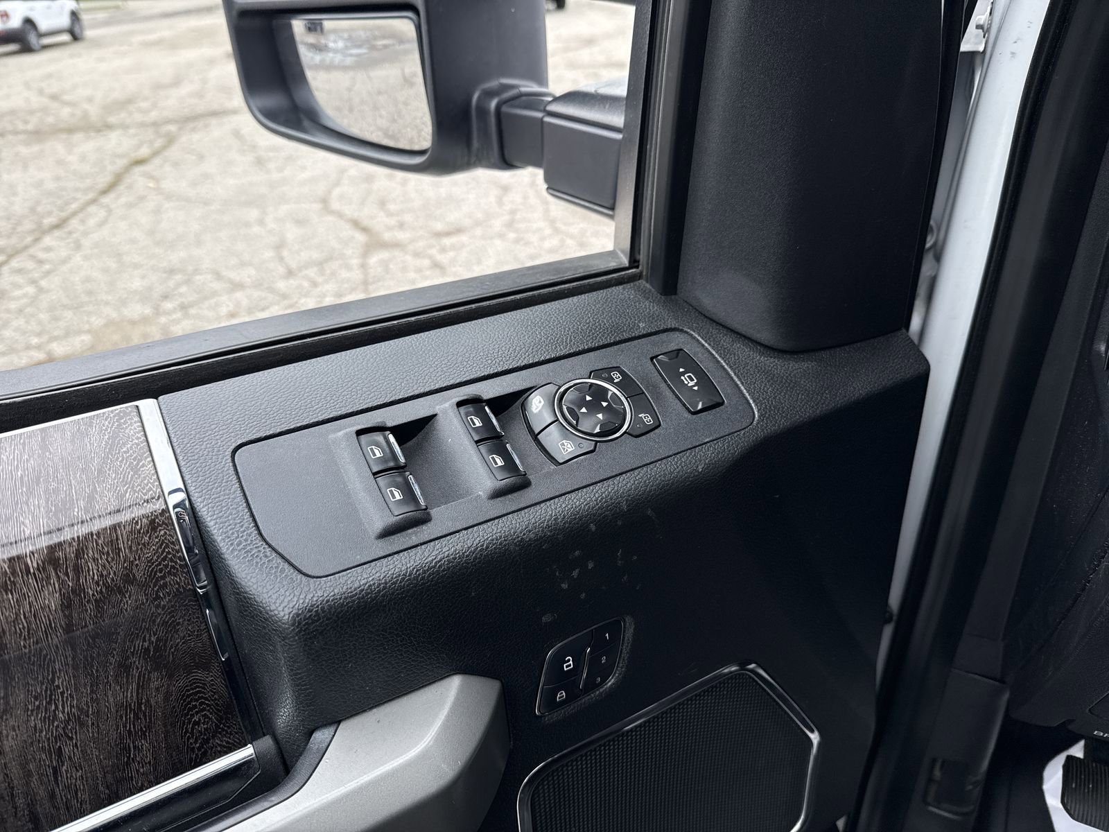 Used 2017 Ford F250 Lariat w/ Lariat Ultimate Package image 24