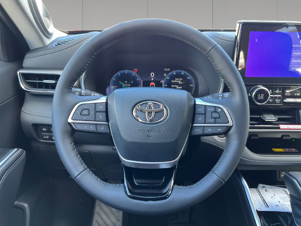 New 2026 Toyota Highlander Platinum AWD/4WD image 14