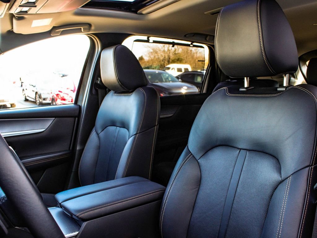 Used 2024 MAZDA CX-90 Plug-In Hybrid w/ Preferred image 33