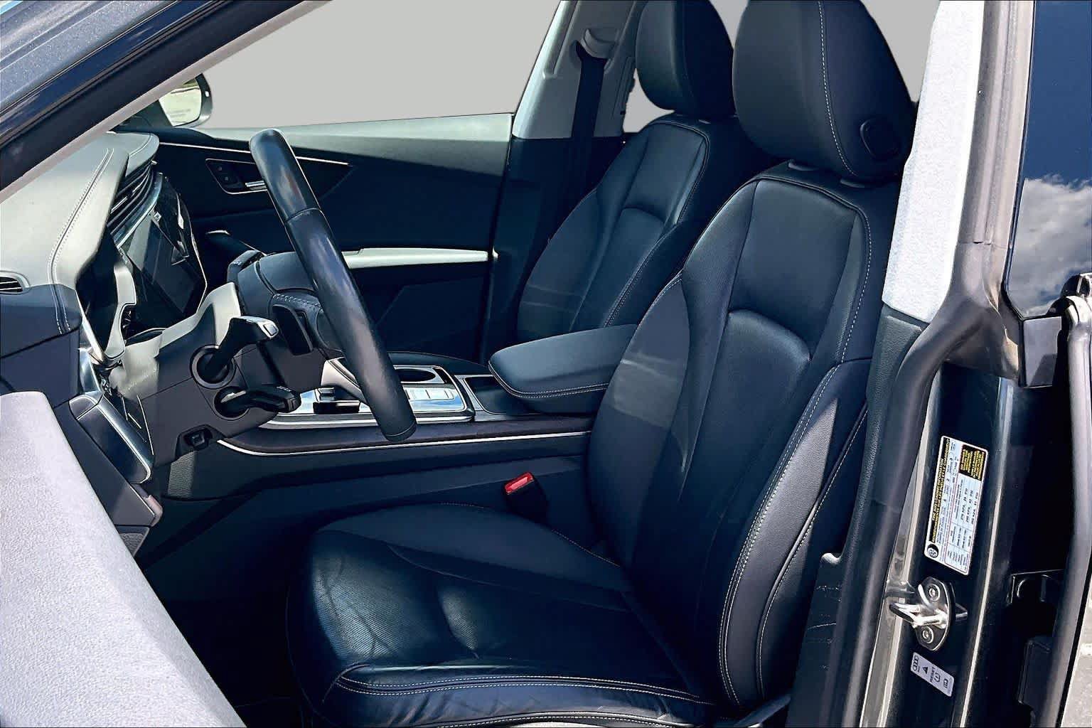 Used 2019 Audi Q8 Prestige w/ Year 1 Package AWD/4WD image 8