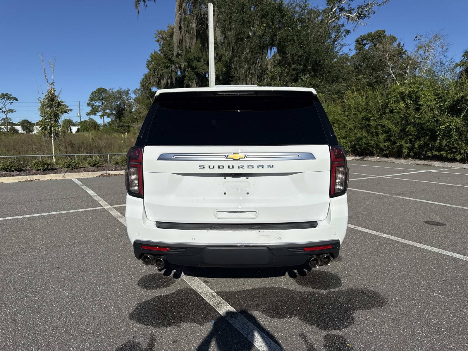 Used 2024 Chevrolet Suburban High Country AWD/4WD image 4
