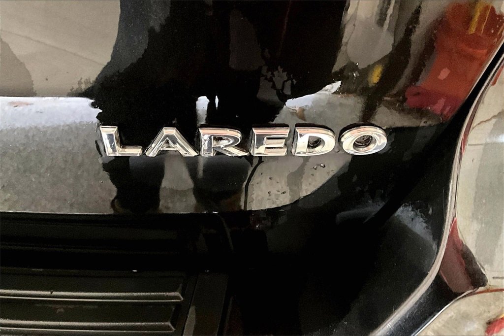 Used 2015 Jeep Grand Cherokee Laredo image 23