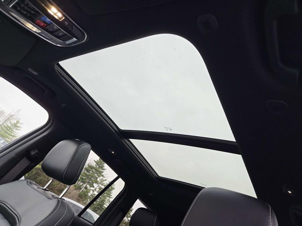 New 2025 Jeep Grand Cherokee Limited image 9