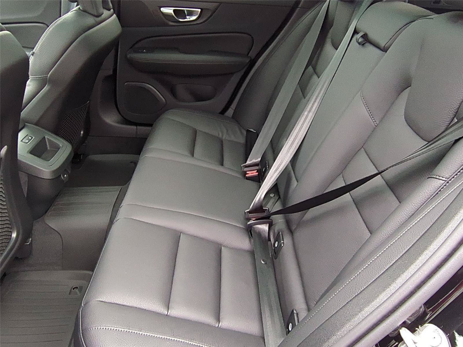 New 2026 Volvo V60 B5 Cross Country Plus w/ Protection Package Premier AWD/4WD image 17