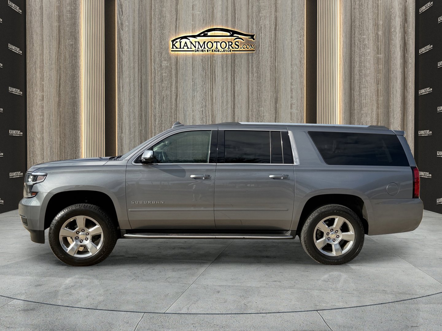 Used 2020 Chevrolet Suburban Premier image 4