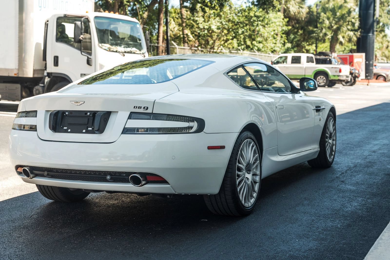 Used 2011 Aston Martin DB9 Coupe RWD image 9