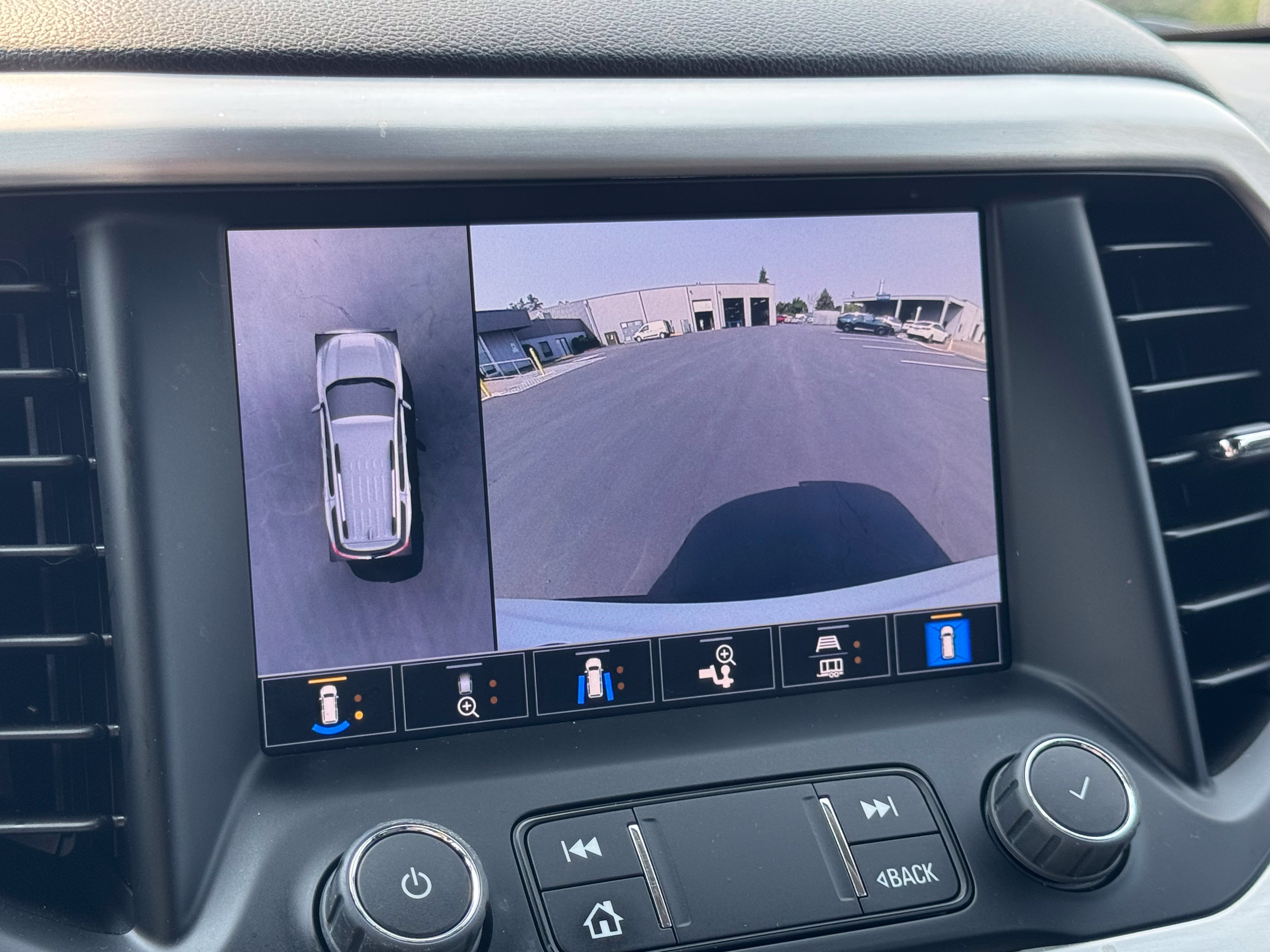 Used 2022 GMC Acadia SLT w/ Technology Package AWD/4WD image 41