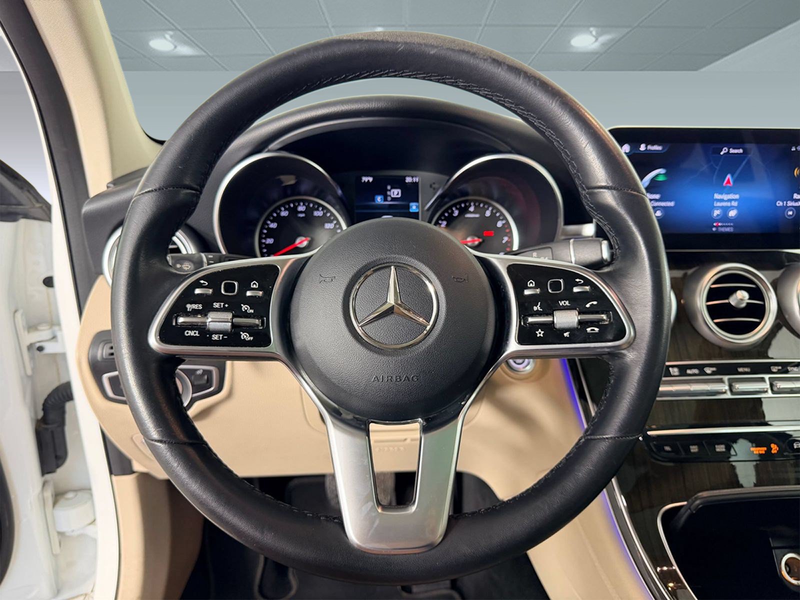 Used 2021 Mercedes-Benz GLC 300 4MATIC image 11