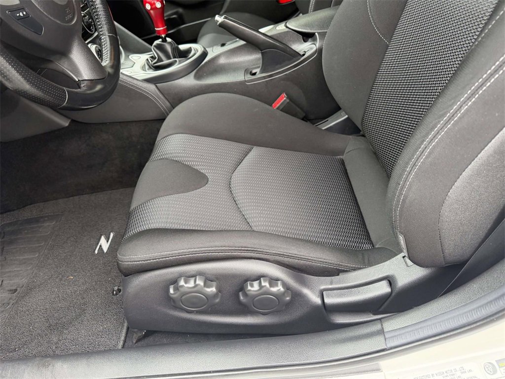 Used 2014 Nissan 370Z Coupe image 14