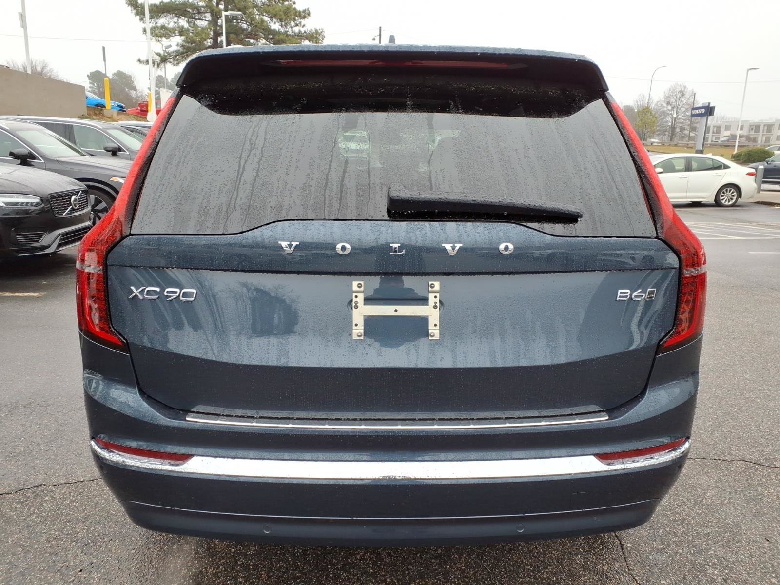 New 2026 Volvo XC90 B6 Plus w/ Protection Package Premier AWD/4WD image 4