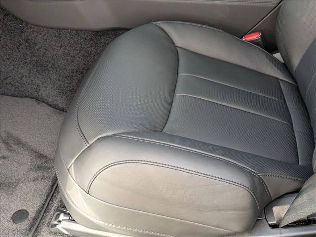 New 2025 Land Rover Range Rover SE image 4