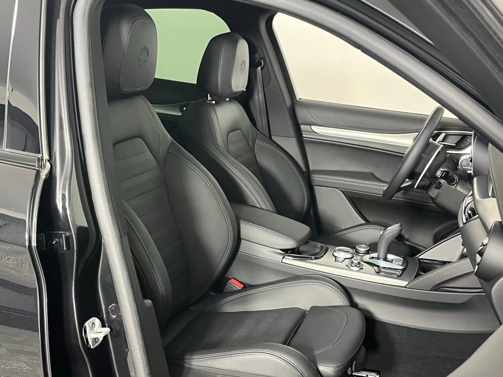 Used 2024 Alfa Romeo Stelvio Veloce image 33