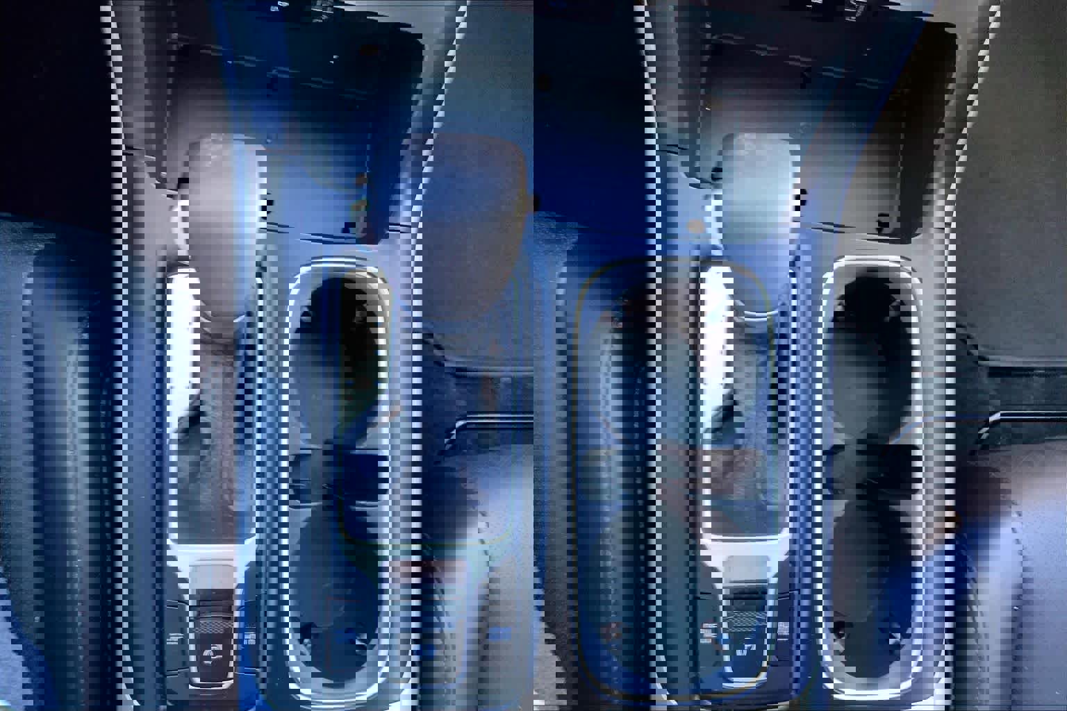 Used 2024 Kia Carnival LX image 30