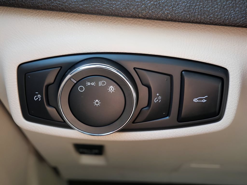 Used 2019 Lincoln MKC Reserve w/ MKC Climate Package AWD/4WD image 17