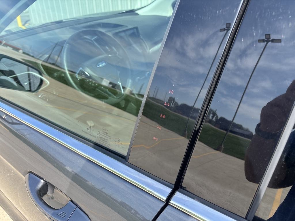 Used 2022 Ford Edge SEL w/ Convenience Package image 11