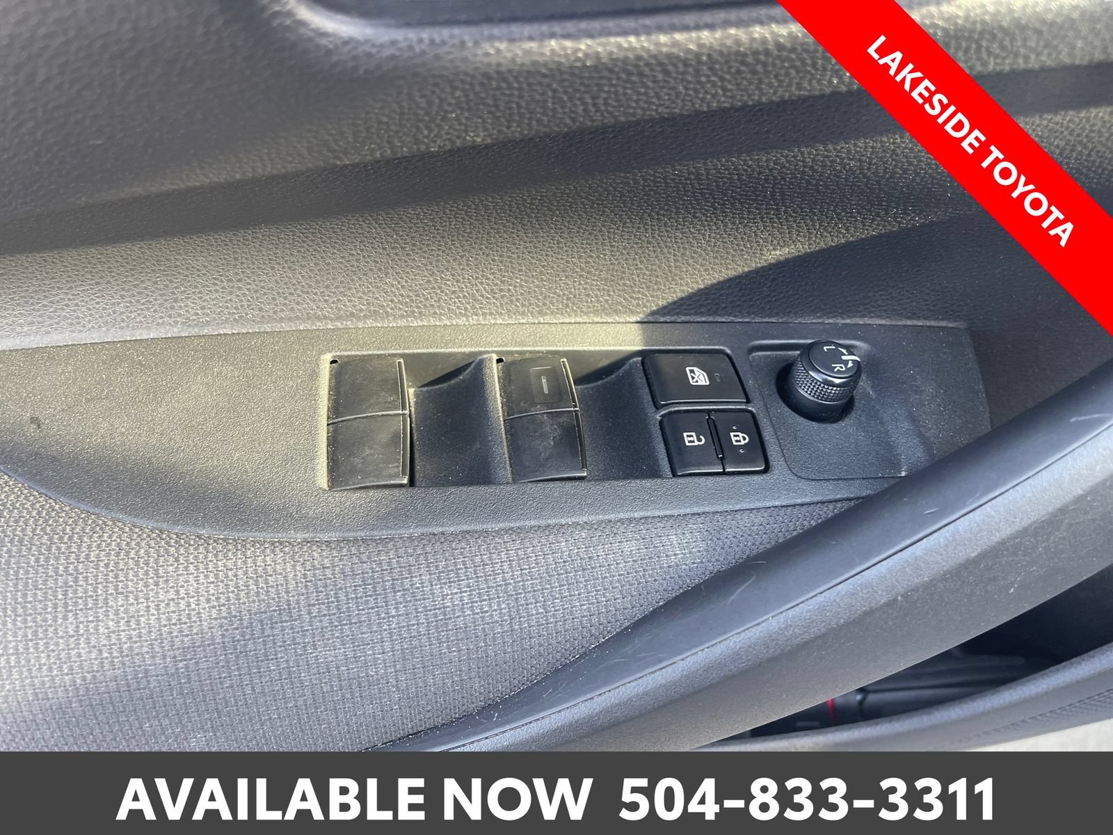 Used 2020 Toyota Corolla LE FWD image 23