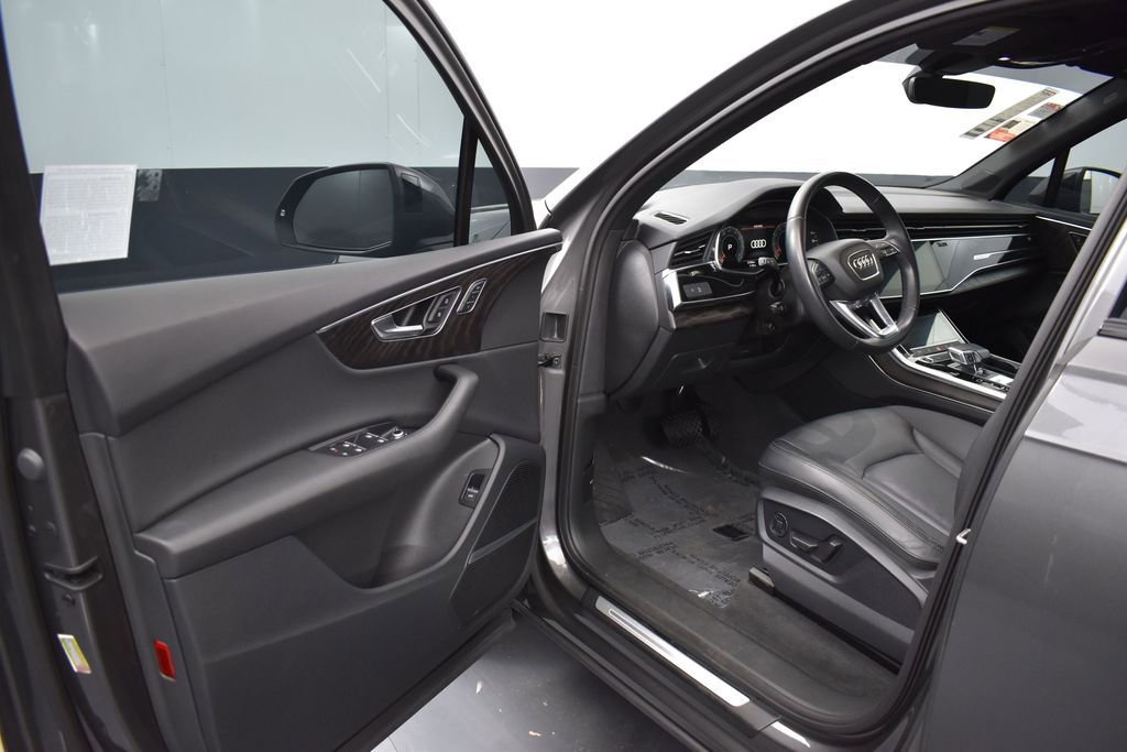 Used 2022 Audi Q7 2.0T Premium Plus AWD/4WD image 5