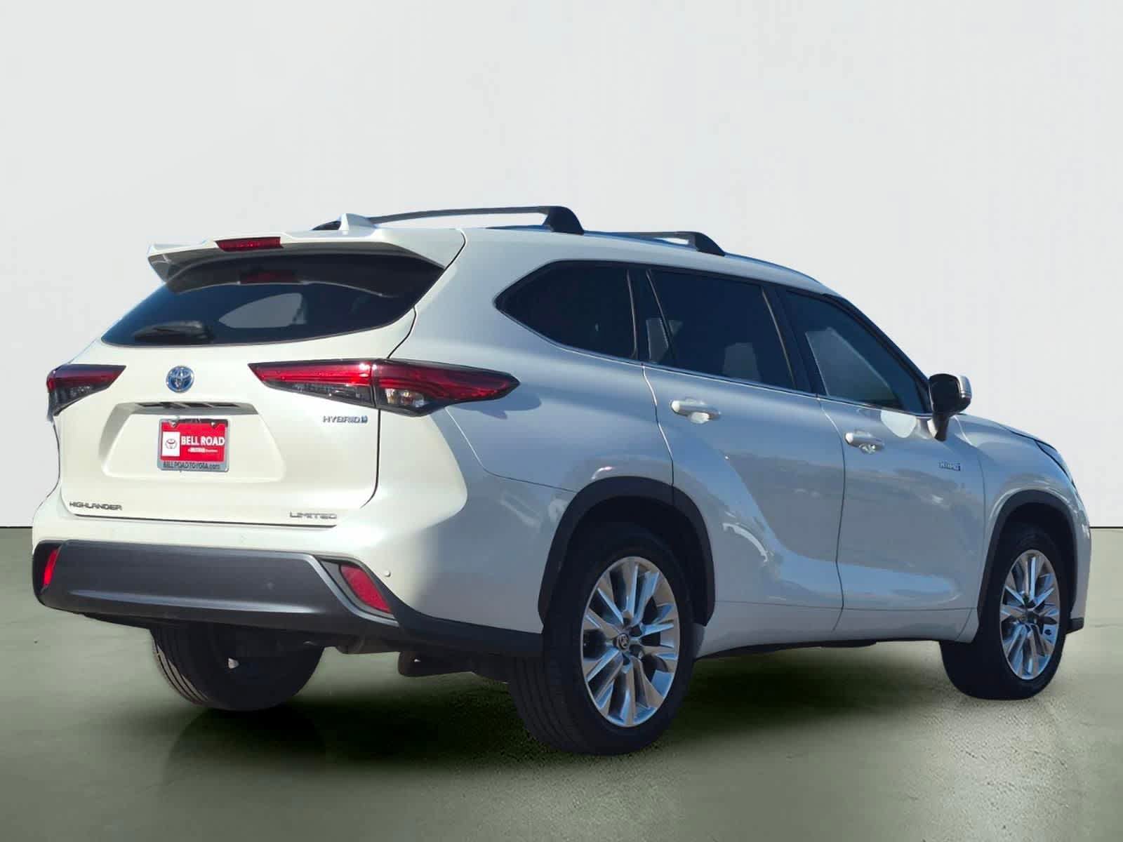Used 2021 Toyota Highlander Limited FWD image 4