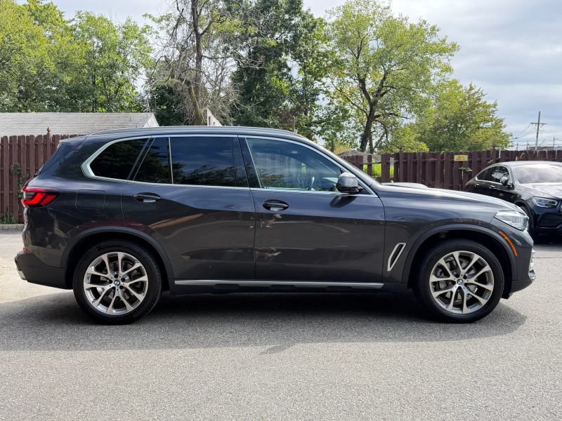 Used 2021 BMW X5 xDrive40i w/ Convenience Package AWD/4WD image 5