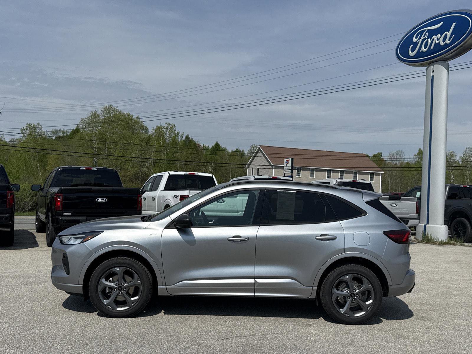 Used 2024 Ford Escape ST-Line AWD/4WD image 3