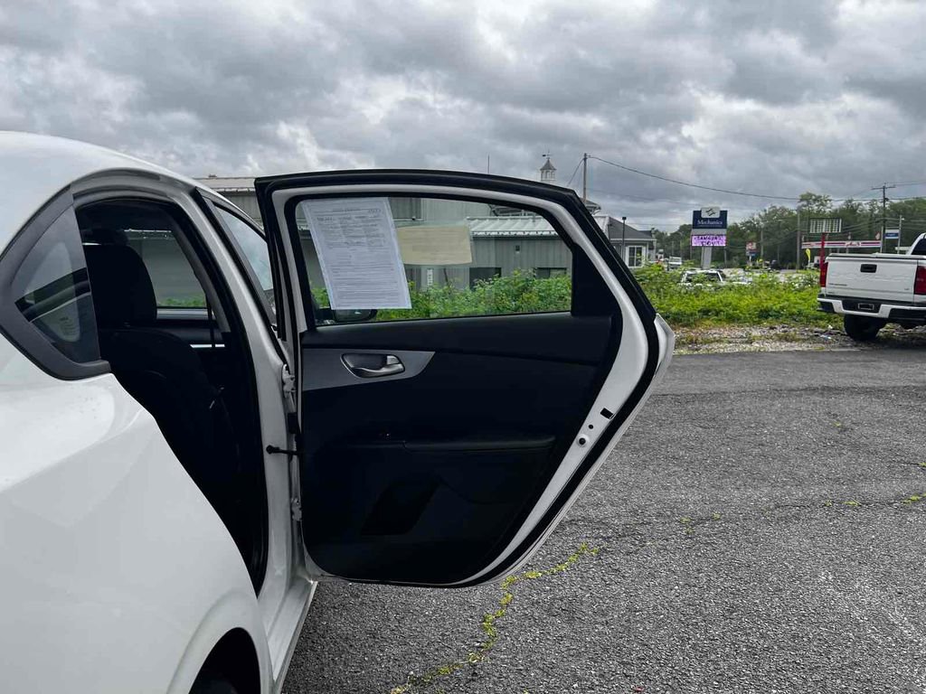 Used 2023 Kia Forte LXS image 18
