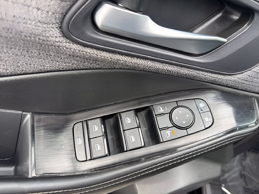 Used 2023 Nissan Rogue SV AWD/4WD image 24