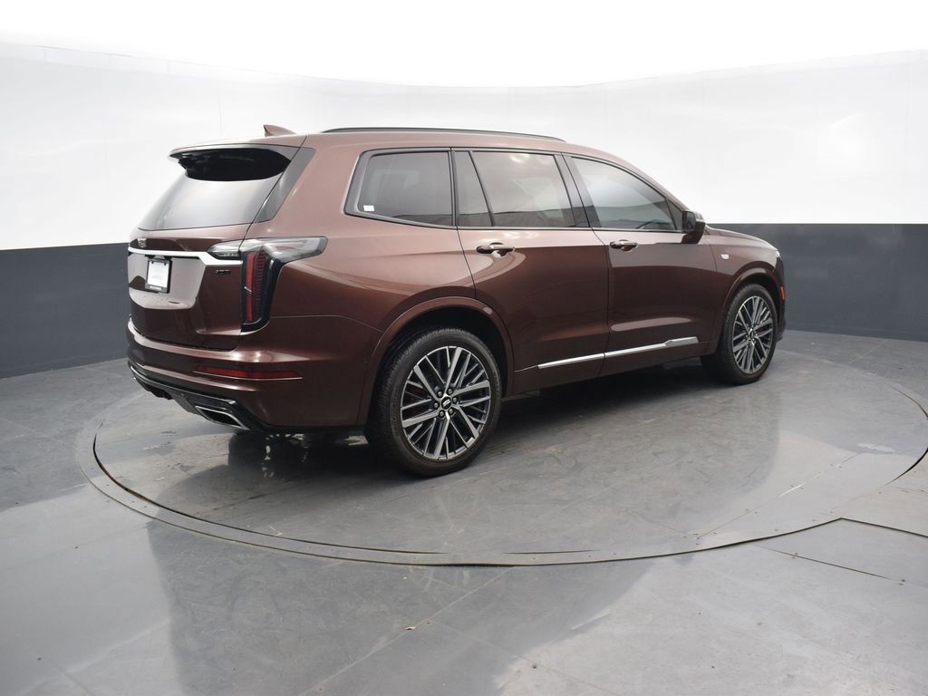 Used 2022 Cadillac XT6 Sport w/ Technology Package AWD/4WD image 6