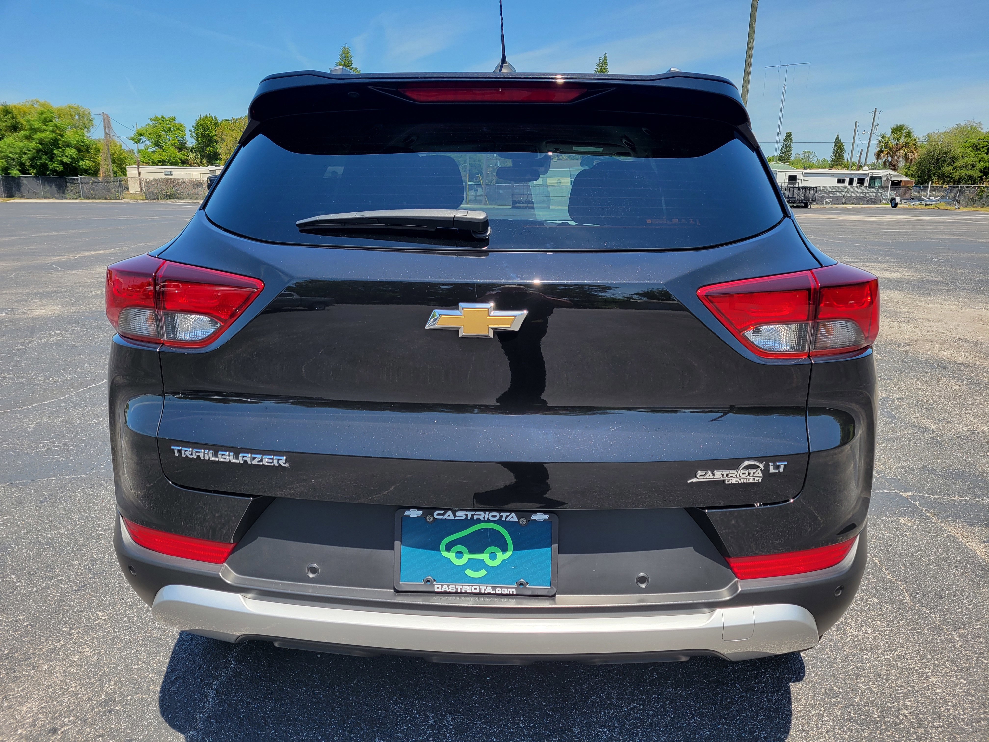 Certified 2023 Chevrolet TrailBlazer LT w/ Convenience Package FWD image 6