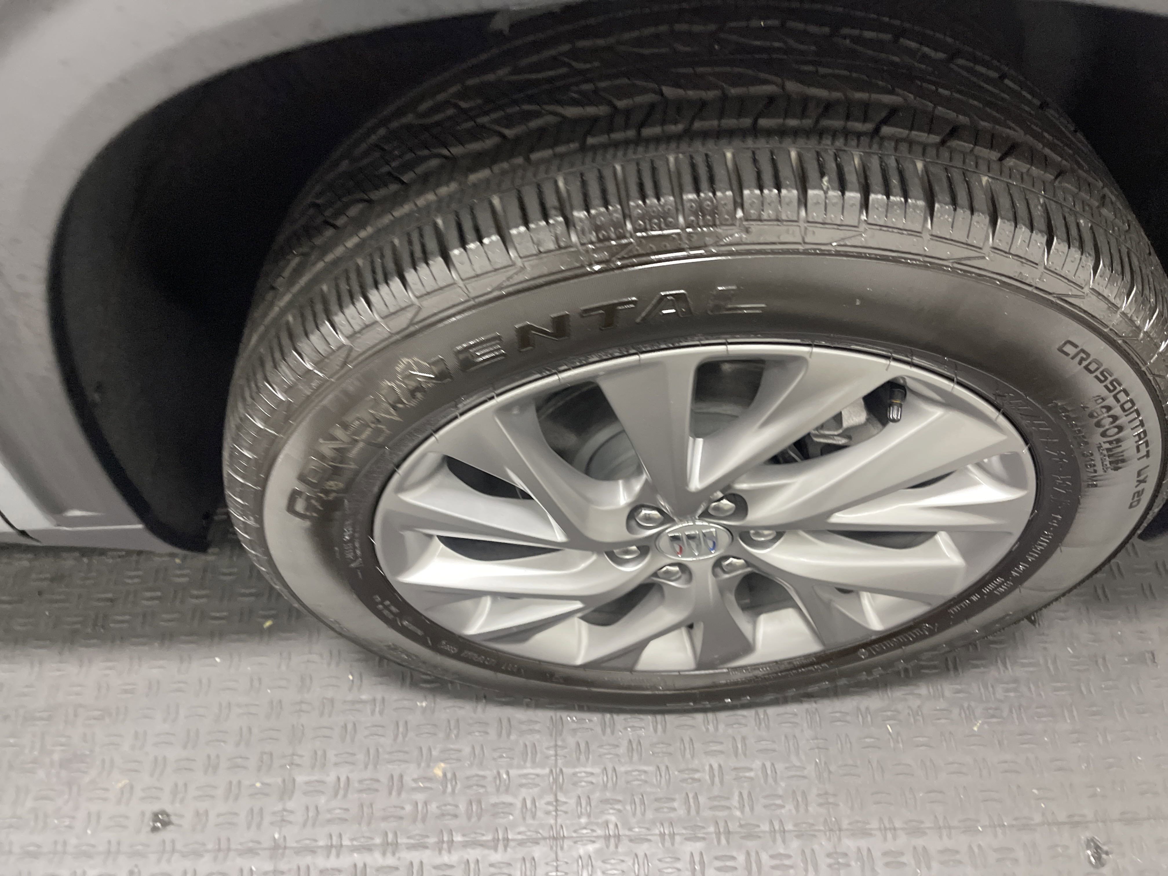 Used 2026 Buick Enclave Preferred w/ Super Cruise Package image 27