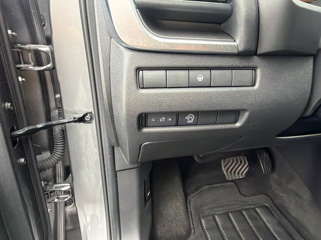 Used 2023 Nissan Rogue SV AWD/4WD image 30