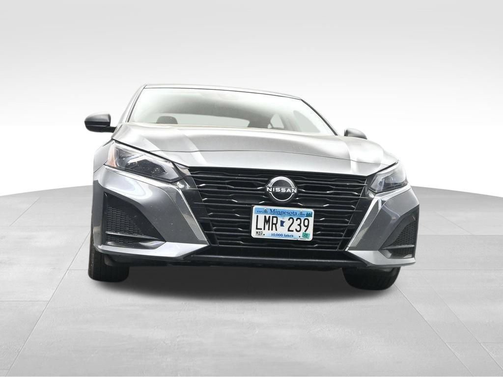 Used 2024 Nissan Altima 2.5 SV FWD image 16