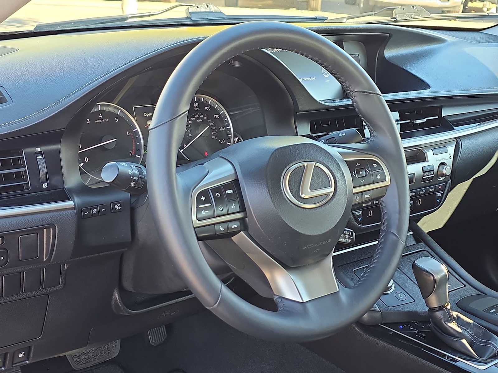 Used 2017 Lexus ES 350 image 2