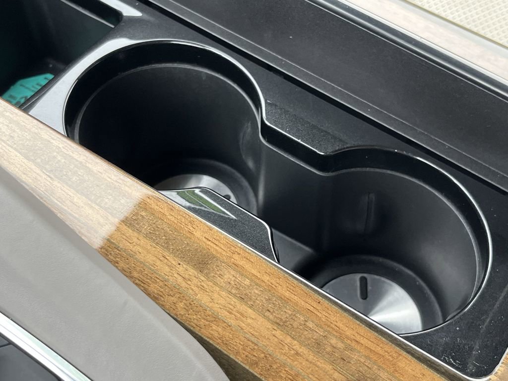 Used 2022 Cadillac Escalade ESV Premium Luxury Platinum w/ Heavy-Duty Trailer Package image 47