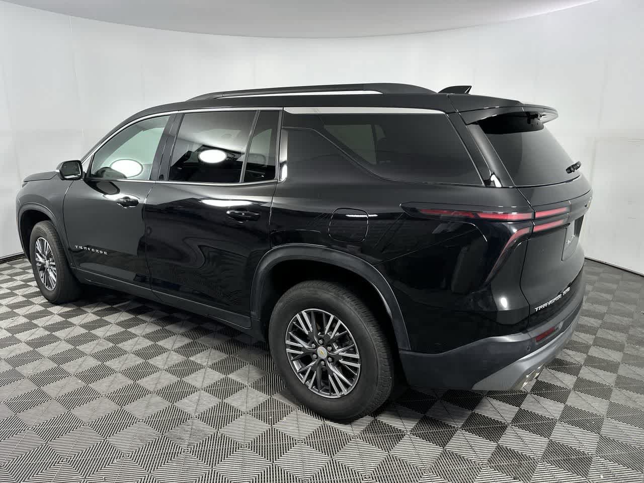 Used 2026 Chevrolet Traverse LT w/ Driver Confidence Package AWD/4WD image 6