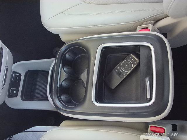 Used 2021 Chrysler Pacifica Touring-L w/ Uconnect Theater Family Group AWD/4WD image 14