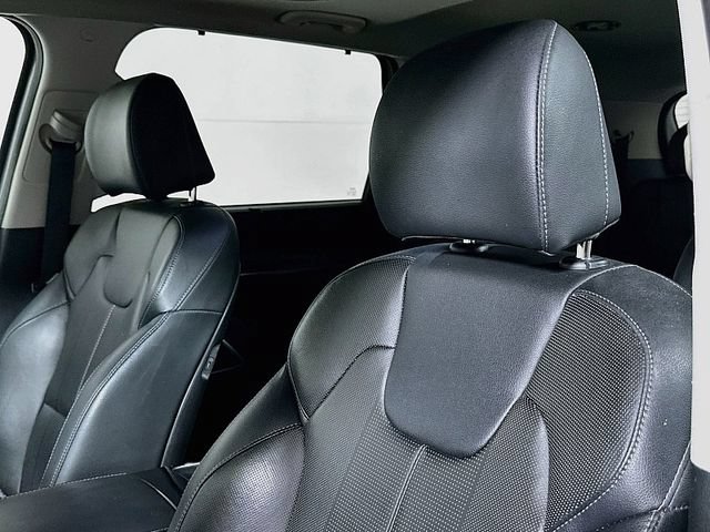 Used 2024 Kia Telluride EX w/ EX Captain's Chair Package AWD/4WD image 22