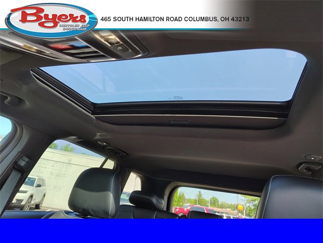 New 2025 Jeep Grand Cherokee Altitude image 4