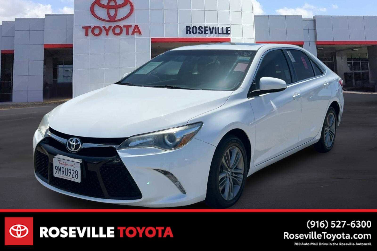 Used 2017 Toyota Camry SE image 1