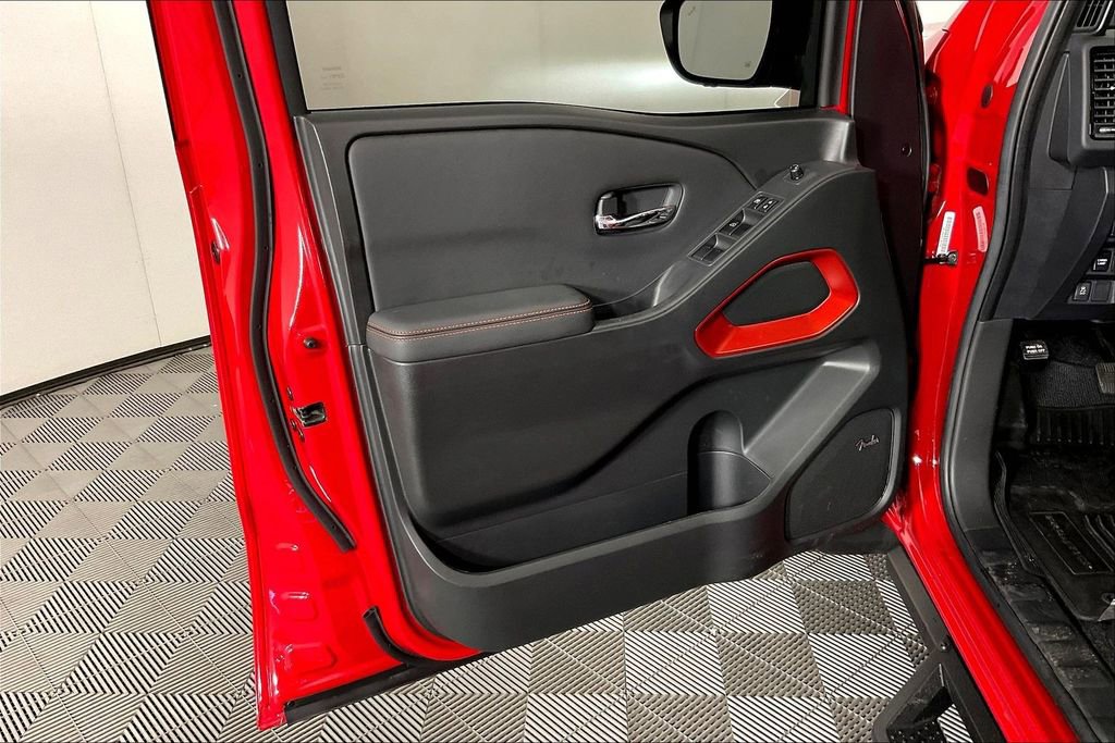 Used 2024 Nissan Frontier Pro-X w/ Pro Convenience Package image 24