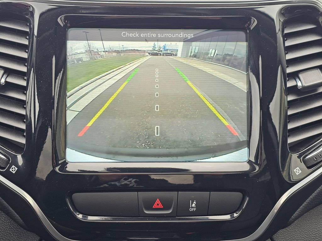 Used 2022 Jeep Cherokee Limited image 30