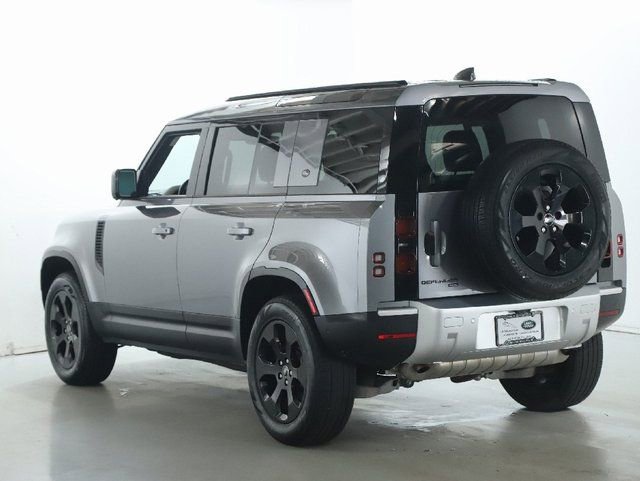 Used 2023 Land Rover Defender 110 SE image 5