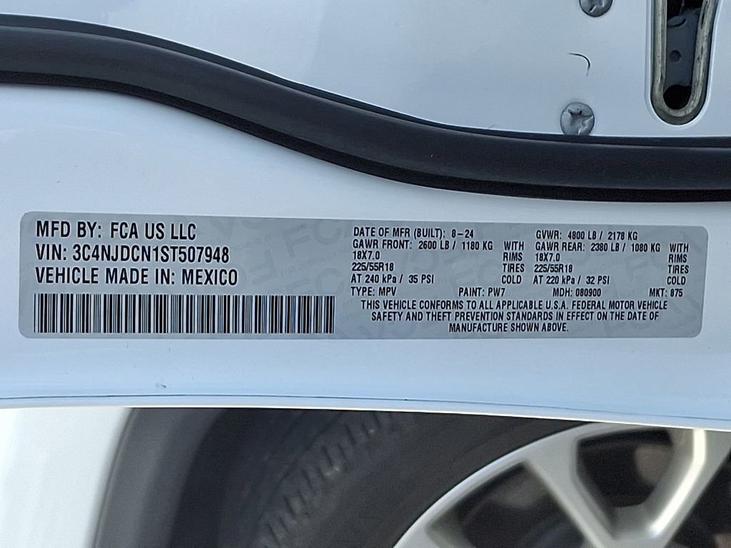 Used 2025 Jeep Compass Limited image 19