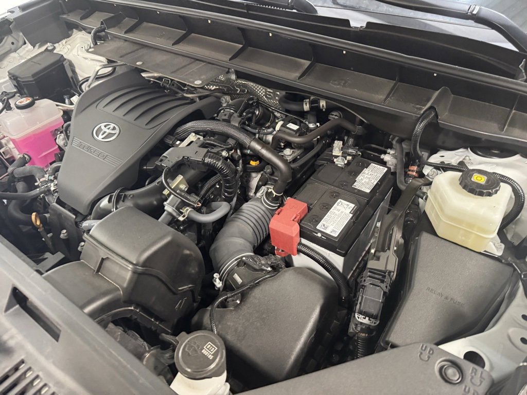 Used 2023 Toyota Highlander L image 10