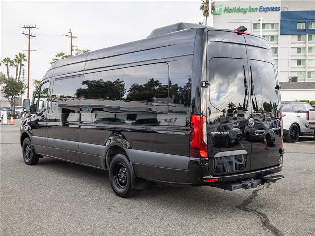 Used 2023 Mercedes-Benz Sprinter 3500 image 3