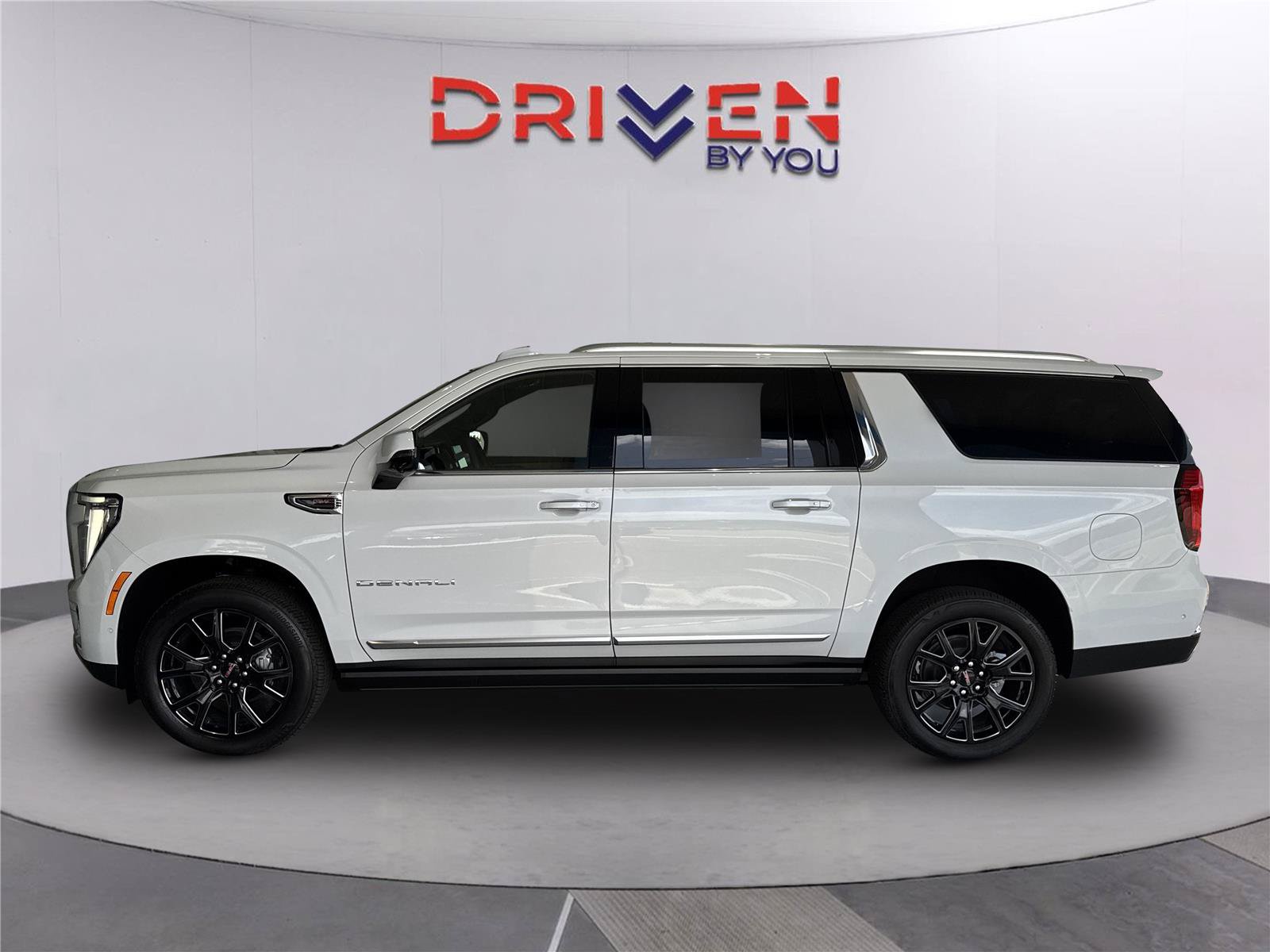New 2026 GMC Yukon XL Denali w/ Sun & Power Step Package RWD image 7