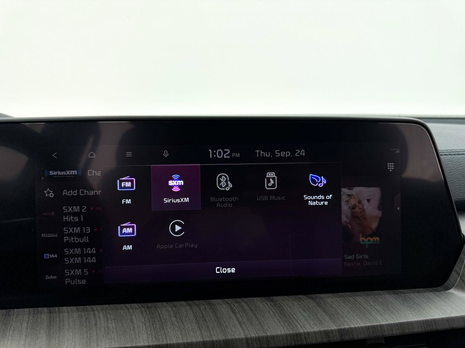 Used 2024 Kia Telluride EX w/ EX Captain's Chair Package FWD image 26