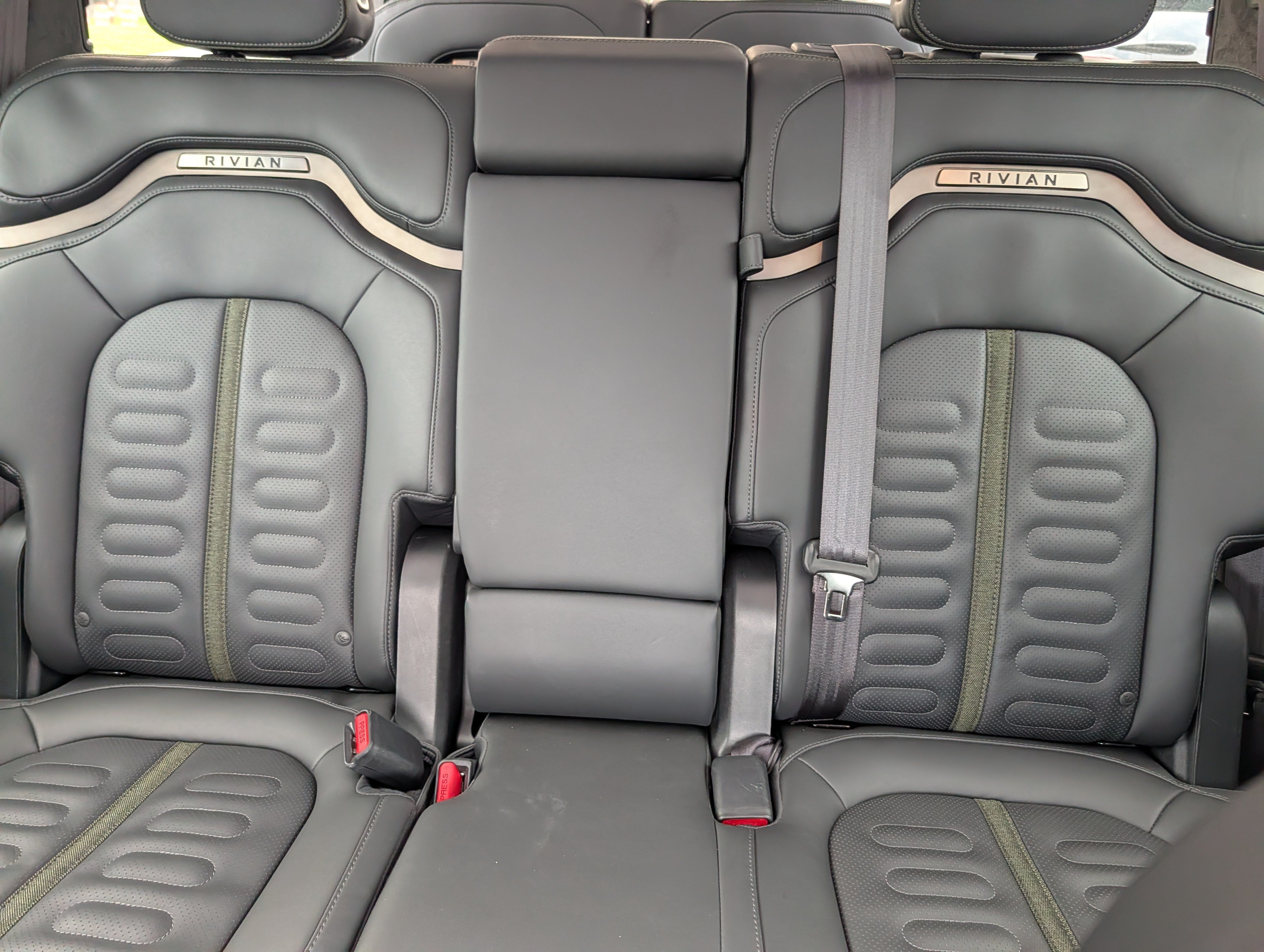 Used 2023 Rivian R1S Adventure AWD/4WD image 13