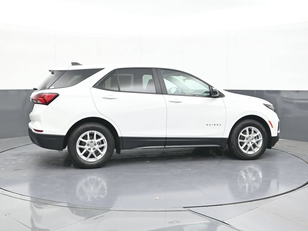 Used 2024 Chevrolet Equinox LS w/ LS Convenience Package FWD image 11