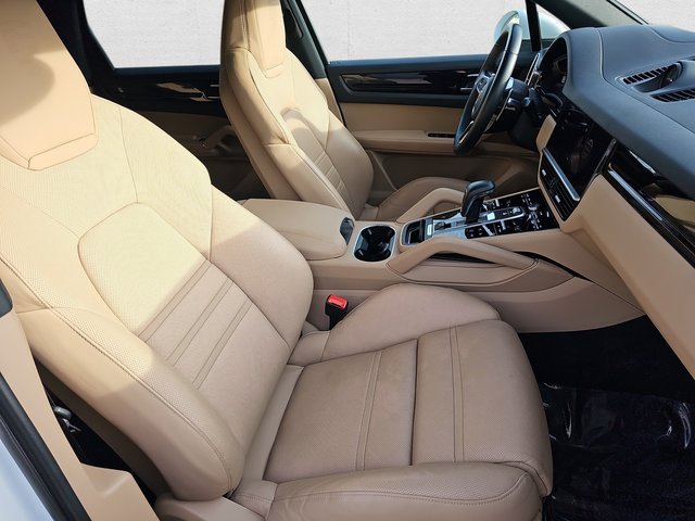 Used 2023 Porsche Cayenne image 10